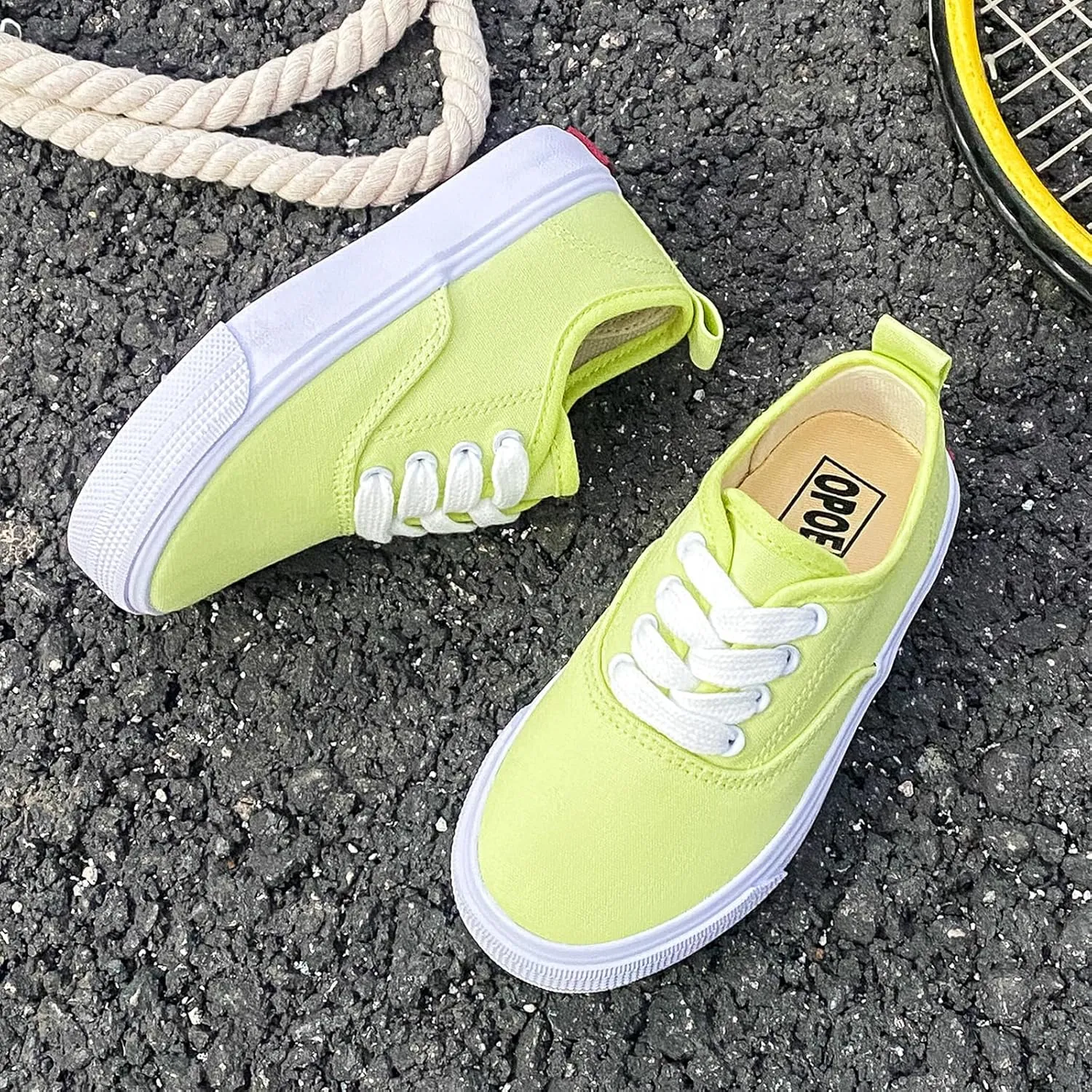 Boys and Girls Low Top Sports Shoes Lace up Canvas Children's Shoes Comfortable and Lightweight Skateboarding Shoes
