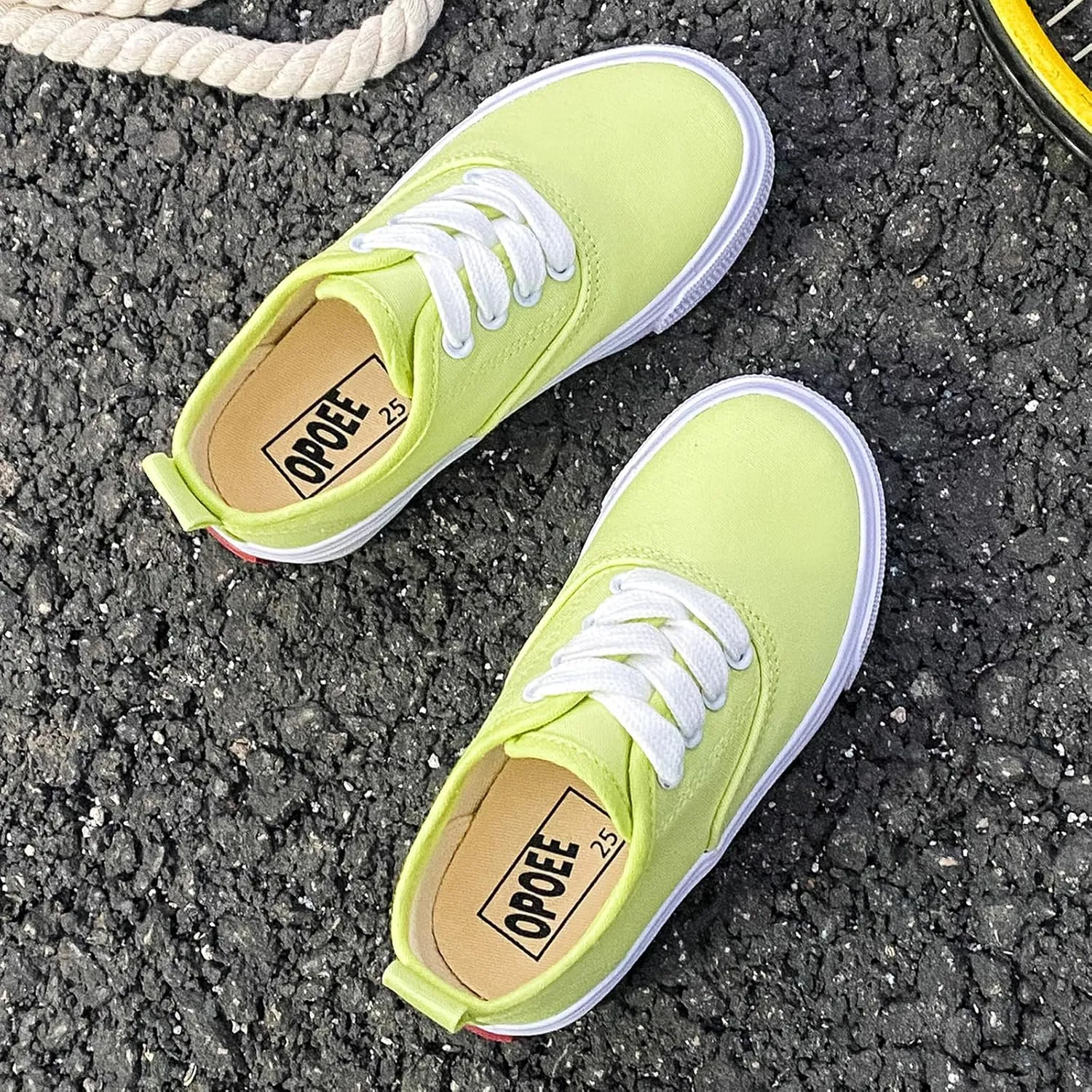 Boys and Girls Low Top Sports Shoes Lace up Canvas Children's Shoes Comfortable and Lightweight Skateboarding Shoes