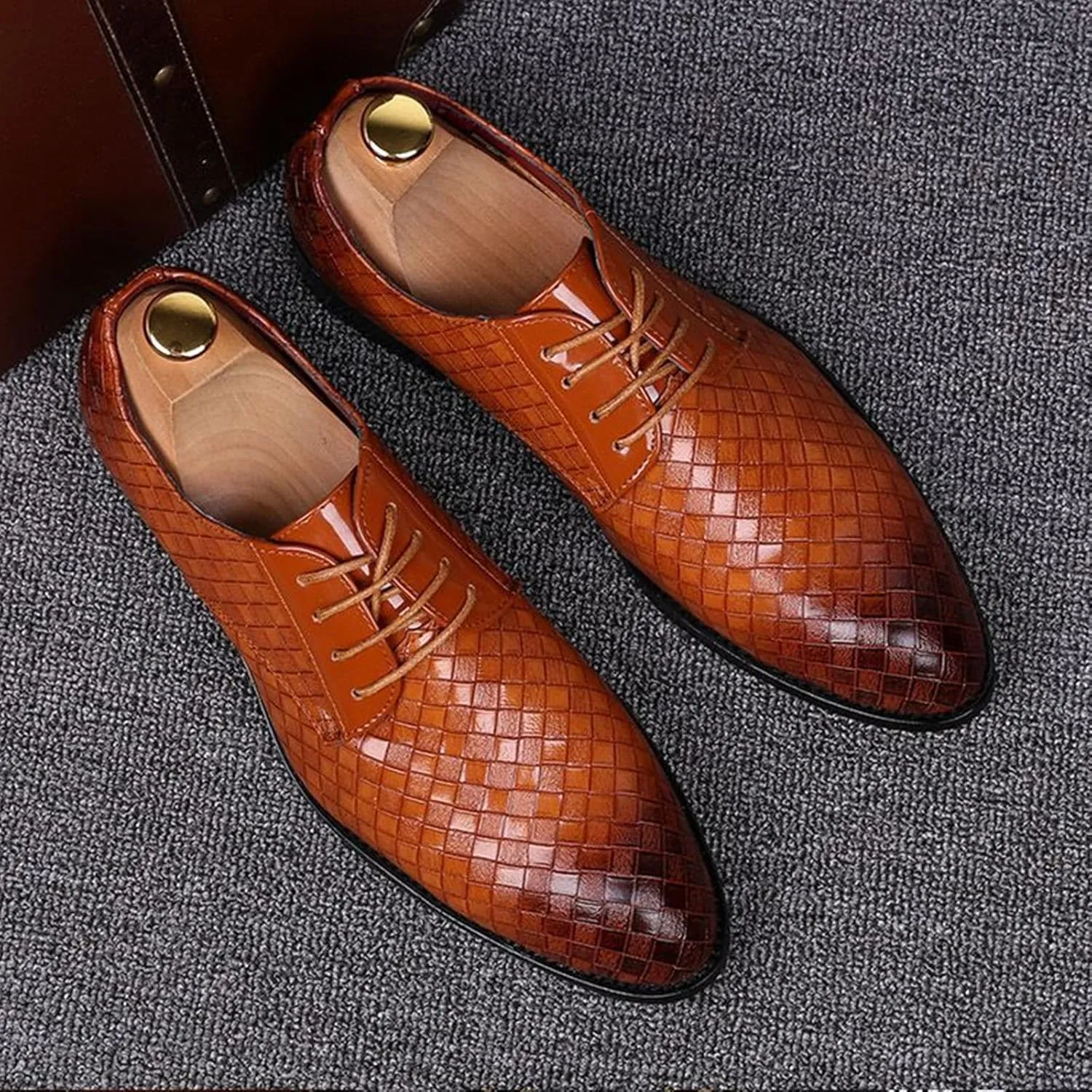 Classic Dress Shoes for Men Fashion Crocodile Printed Lace-Up Pointed-Toe Oxfords Shoes Business Formal Wedding Shoes