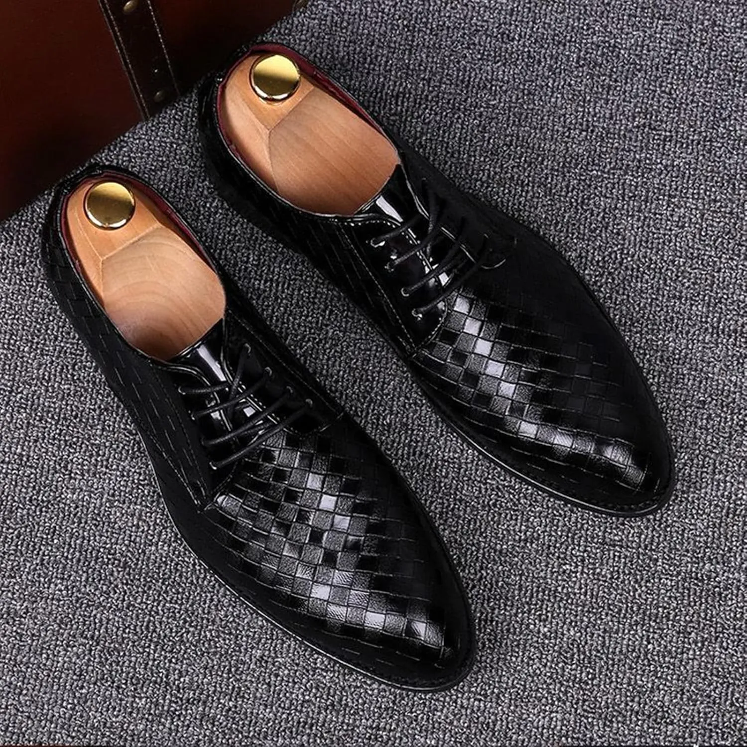 Classic Dress Shoes for Men Fashion Crocodile Printed Lace-Up Pointed-Toe Oxfords Shoes Business Formal Wedding Shoes