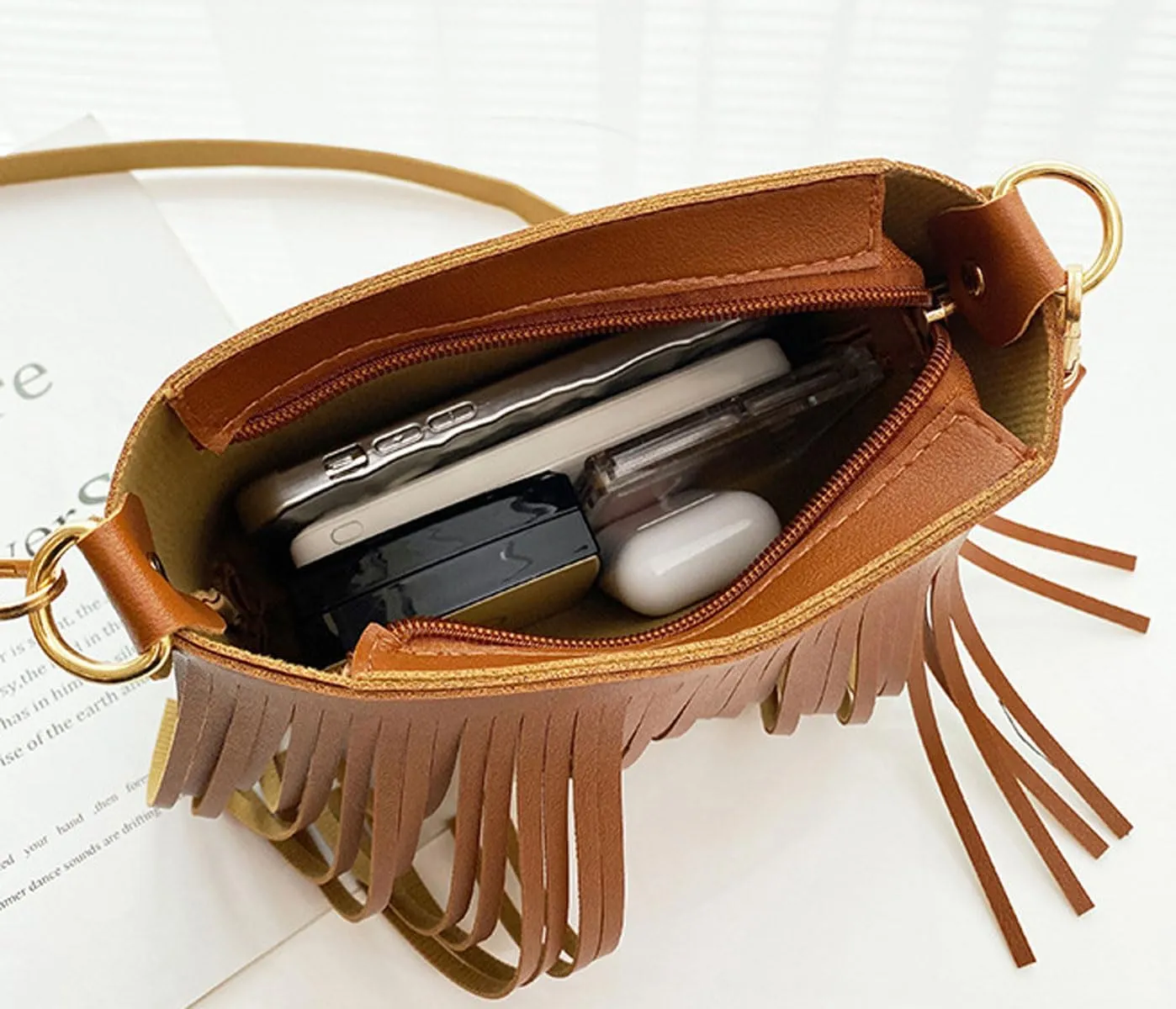 Fringe Crossbody Shoulder Bag Faux Leather Messenger Purse Western Cowgirl Tassel Handbags for Women, Pink