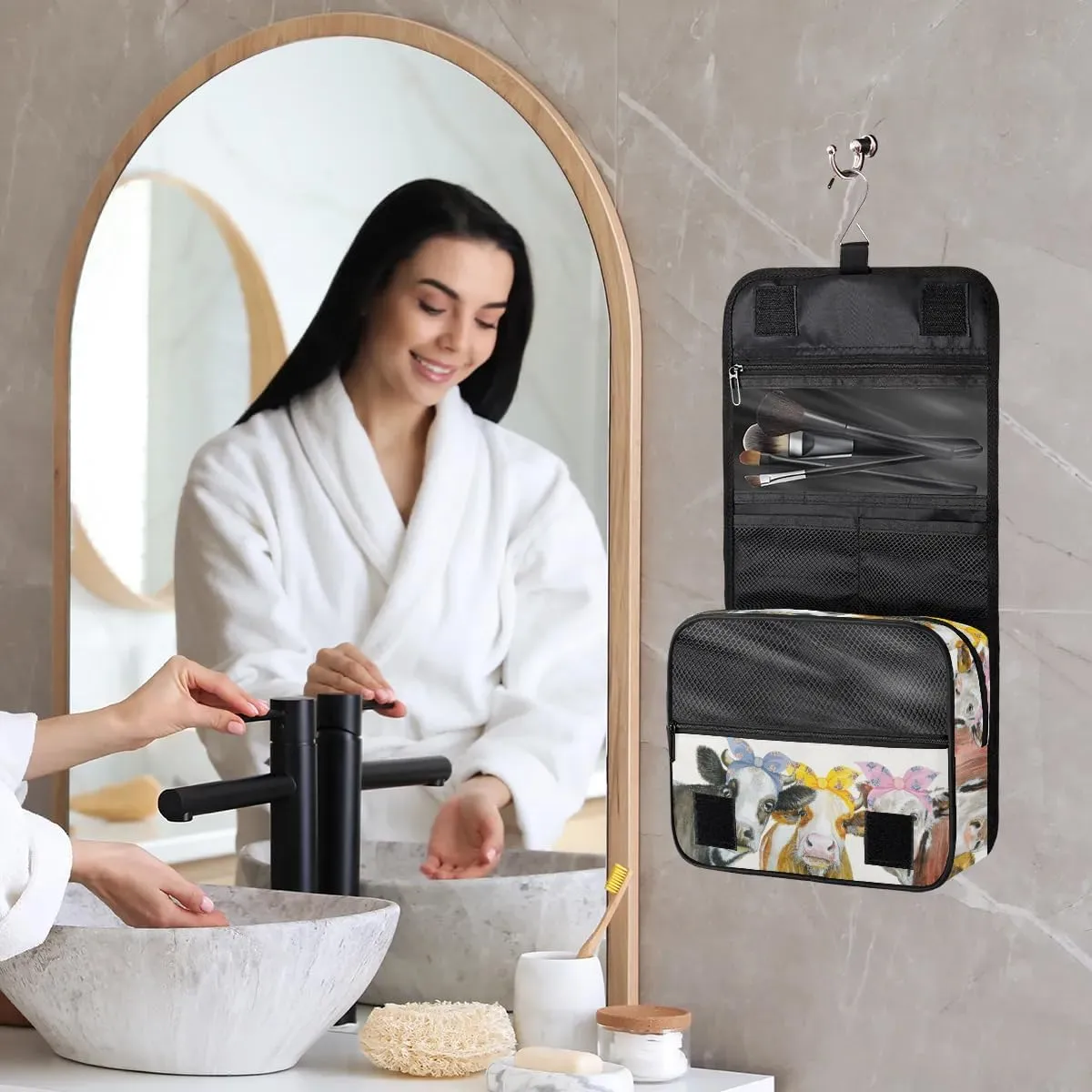 Travel Toiletry Bag for Women Men with Hanging Hook Cute Beige Farm Cow Animal Pattern Makeup Cosmetic Bag Organizer Travel Bag for Toiletries Essentials Accessories, Large Size